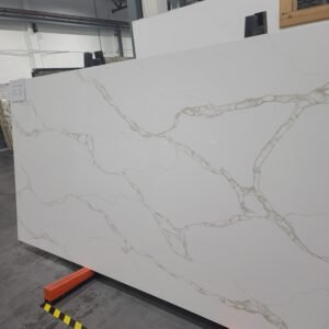 Calacatta Lincoln (126x64 Avg 56 sq.ft slab size)  Easy Stone