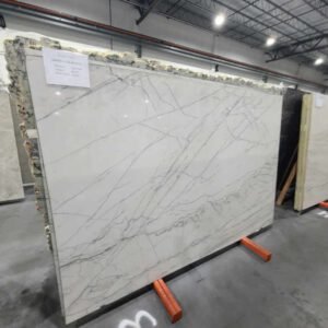 Giatto Calacatta  (111x72) Easy Stone