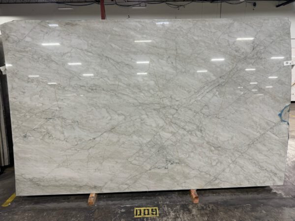 London Sky   (128x80 Avg 70.55 sq.ft slab size) M&F