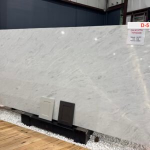 Calacatta Typhoon (D5 diamond selection)