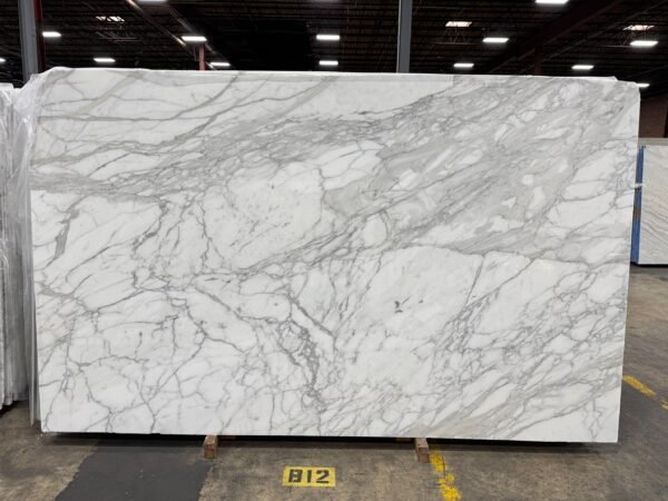Calacatta Gold Dual  Polish/Hond (139x78=75.29 Avg sqft) M&F